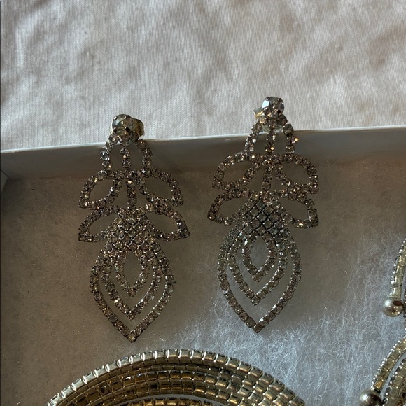 Gold and rhinestone spiral Bangle Bracelet Set with matching earrings - Picture 2 of 4